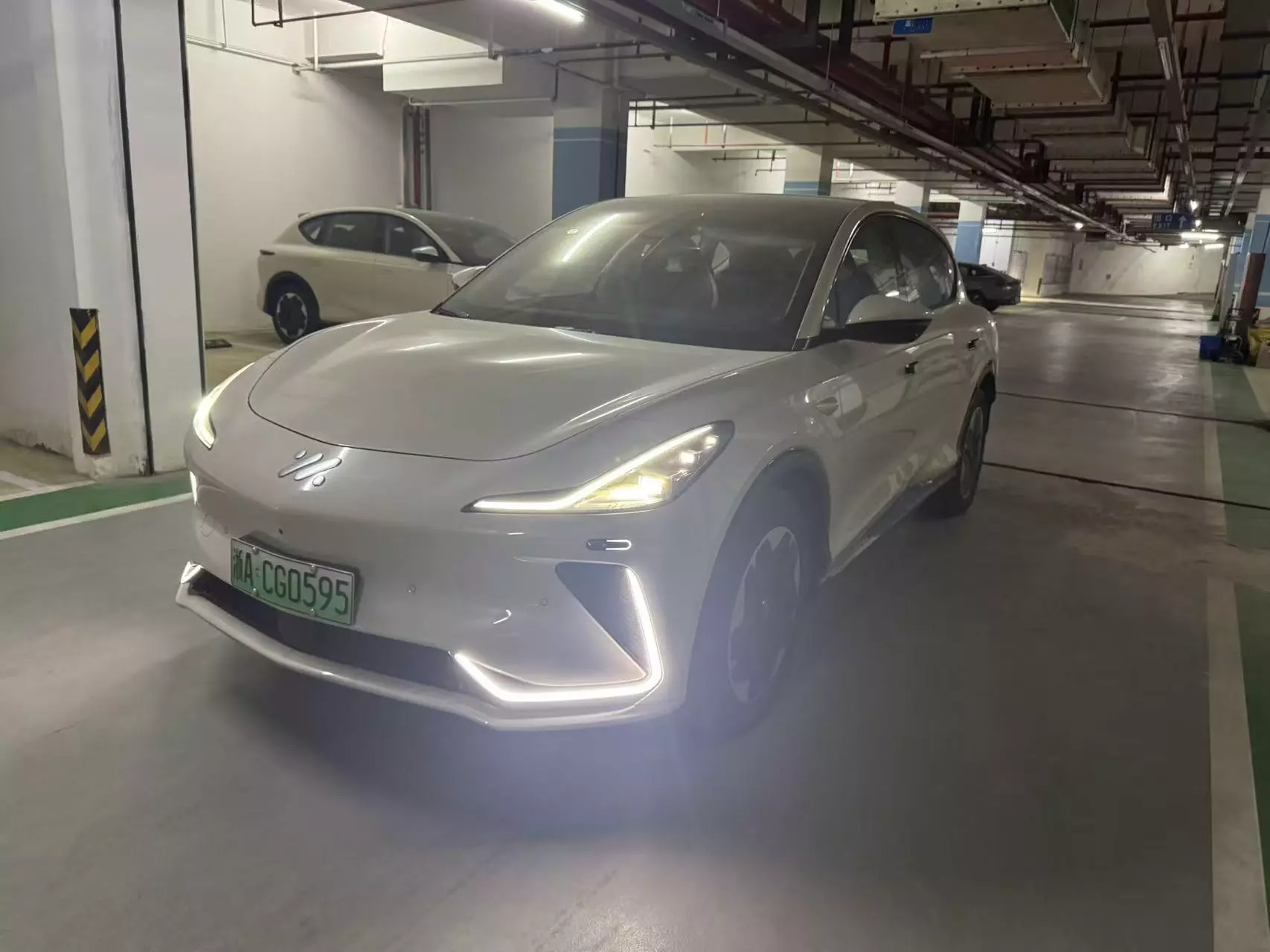 智己LS7 2023款 77kWh Urban Fit Pro后驱版