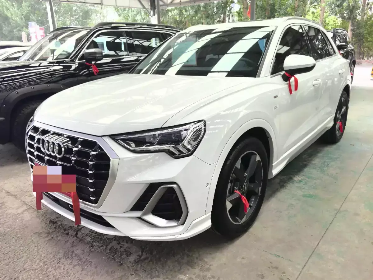 2026 40 TFSI Luxury Dynamic Model 02